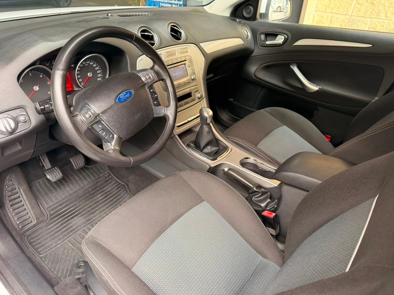 FORD MONDEO 1.8TDCi