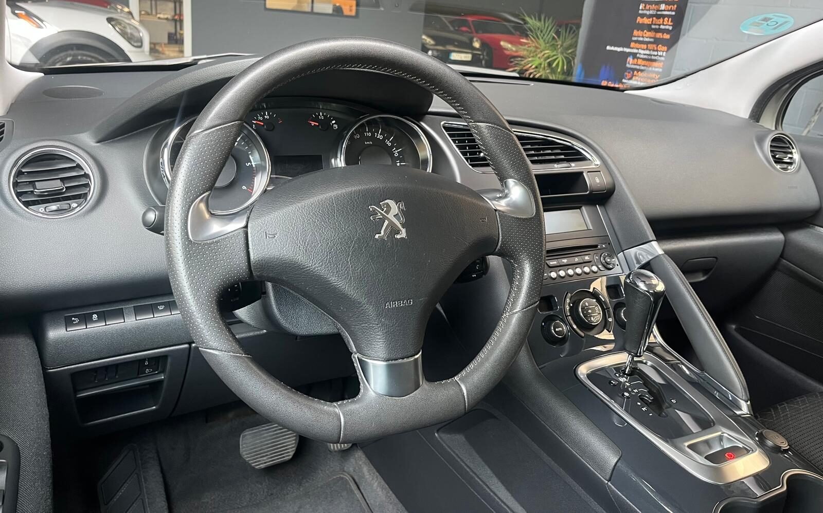 PEUGEOT 3008 1.6HDi