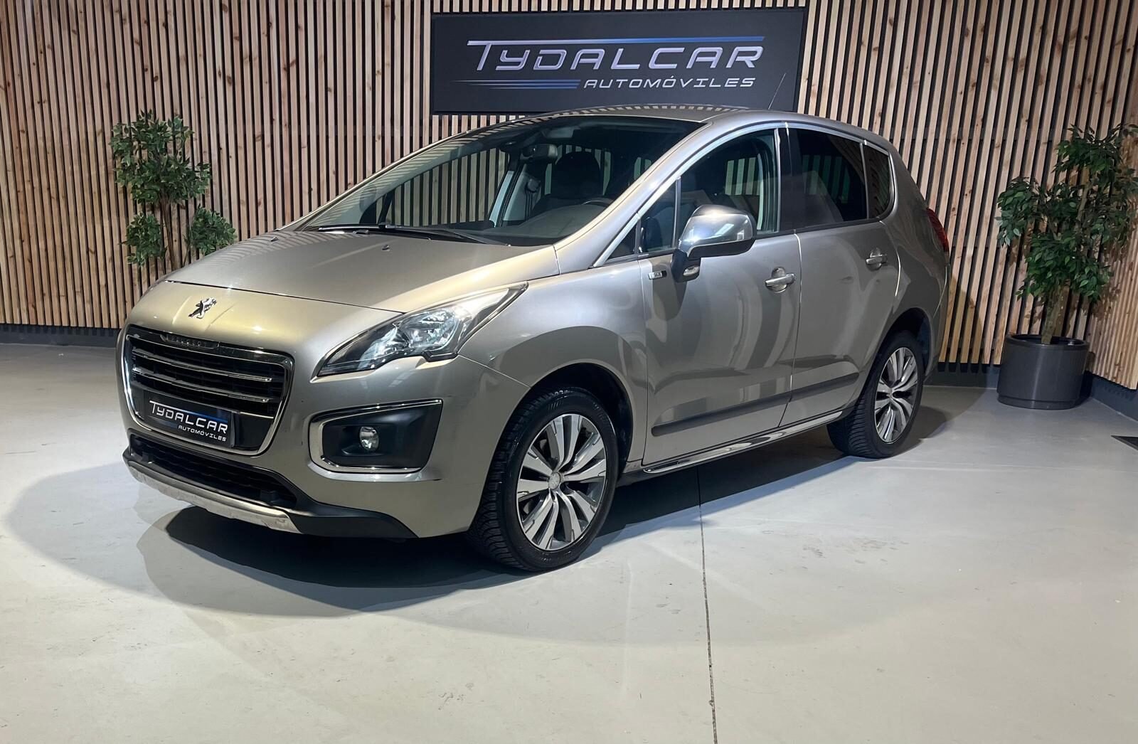 PEUGEOT 3008 1.6HDi