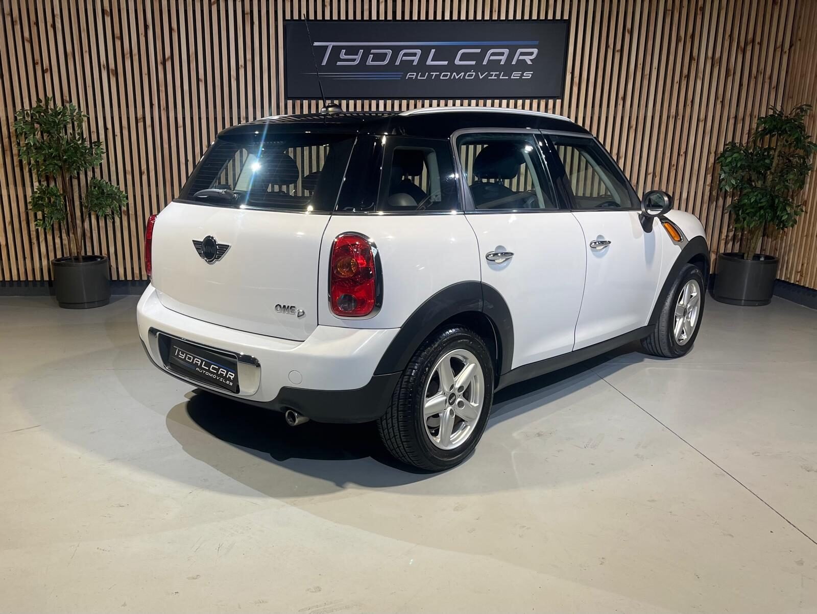 MINI COUNTRYMAN 1.6 D