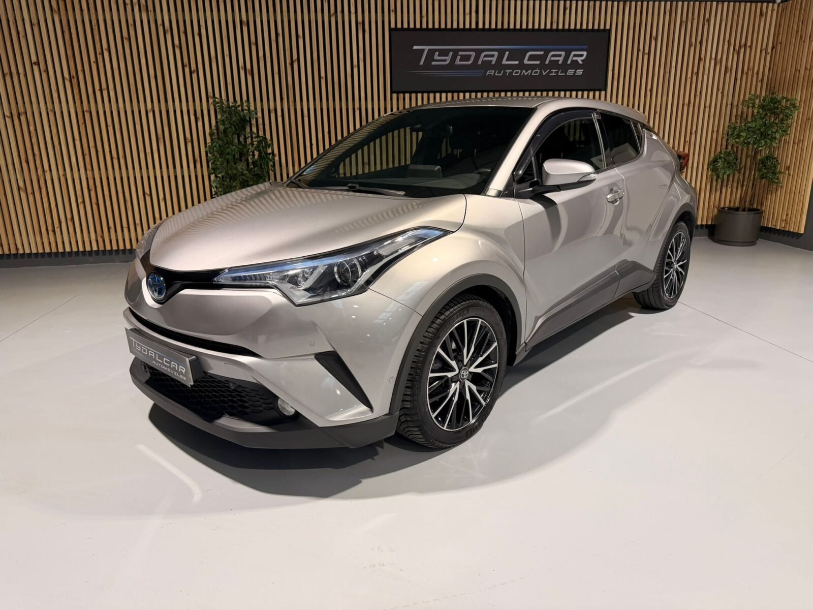 TOYOTA C-HR 1.8