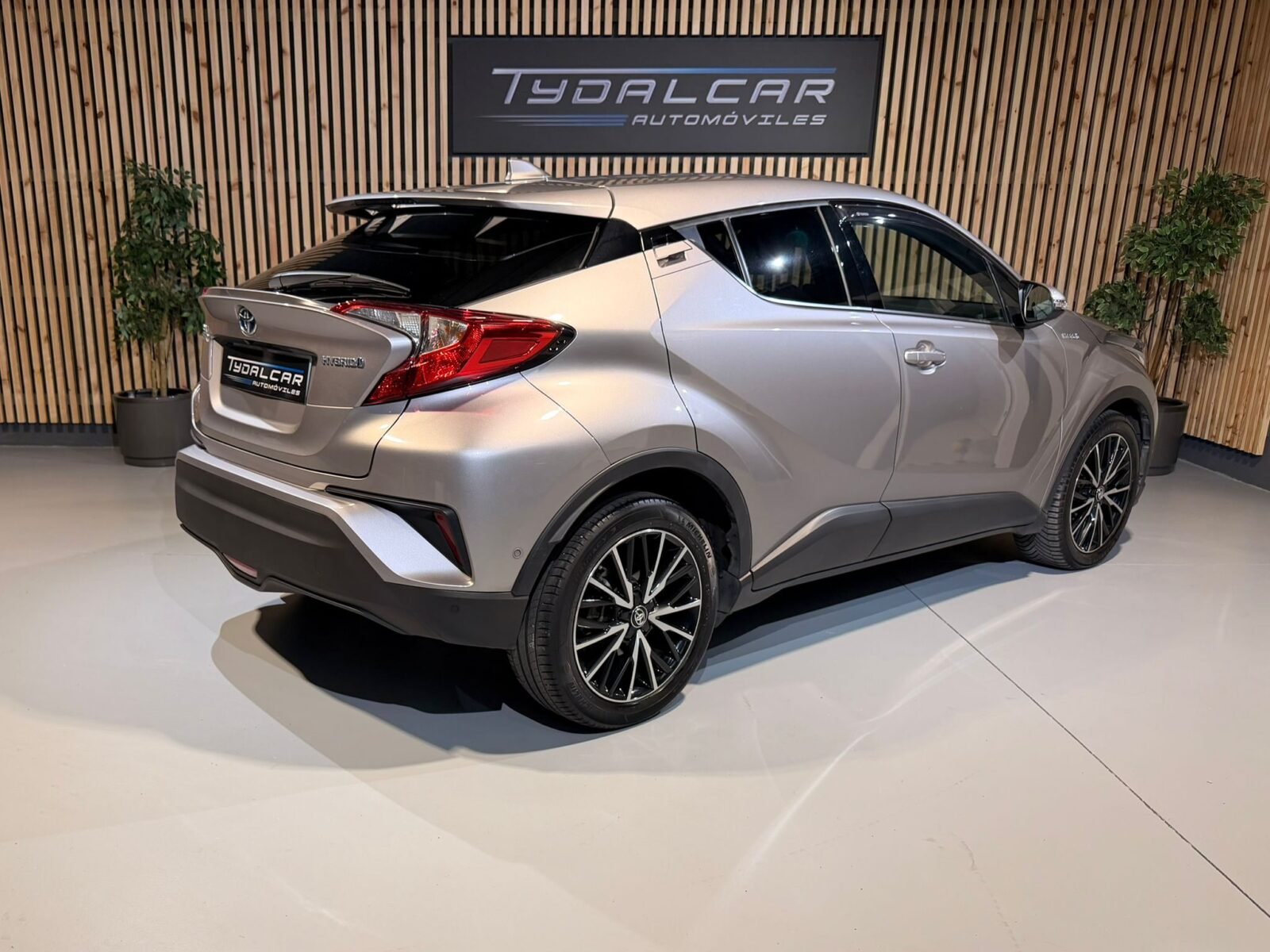 TOYOTA C-HR 1.8