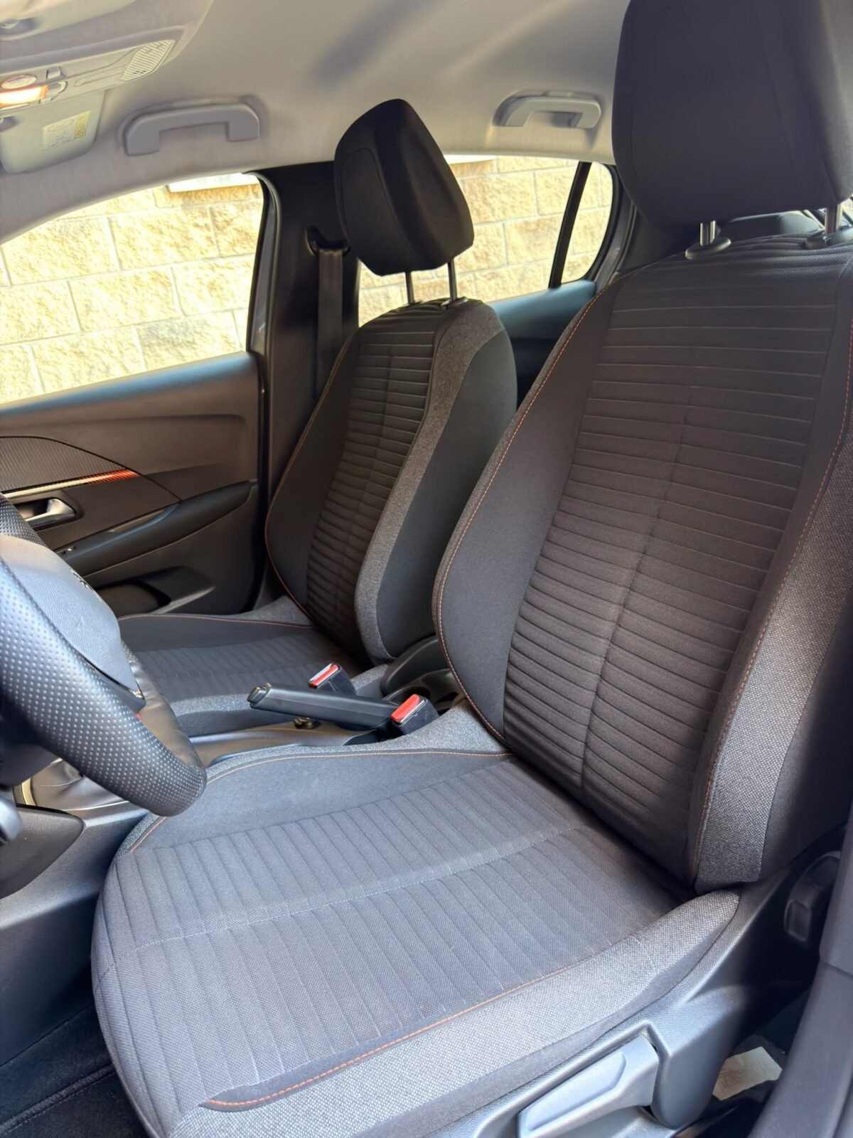 PEUGEOT 208 1.5