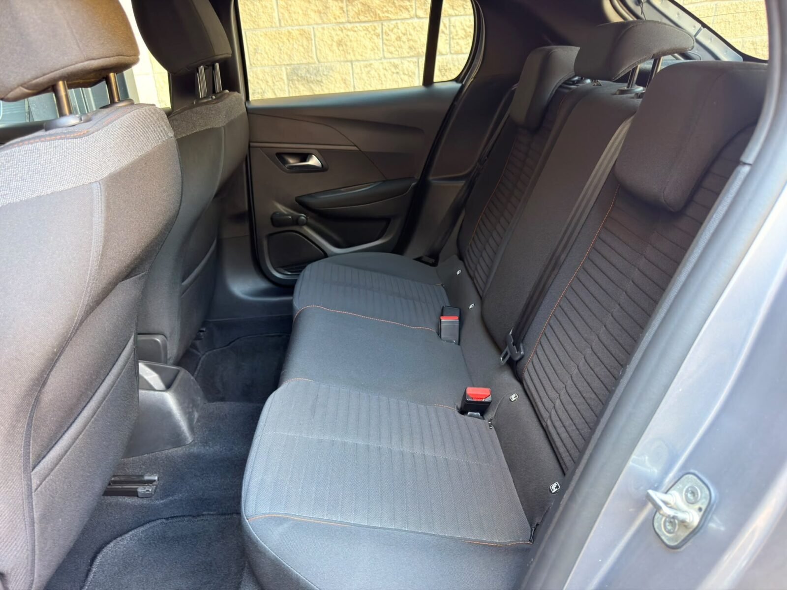 PEUGEOT 208 1.5