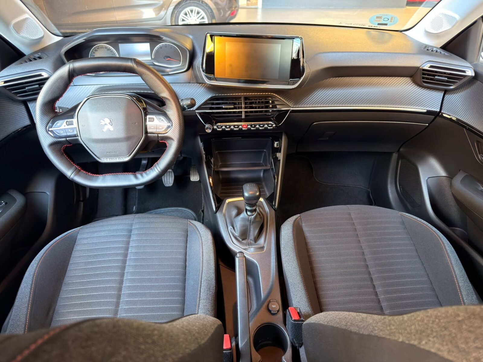 PEUGEOT 208 1.5