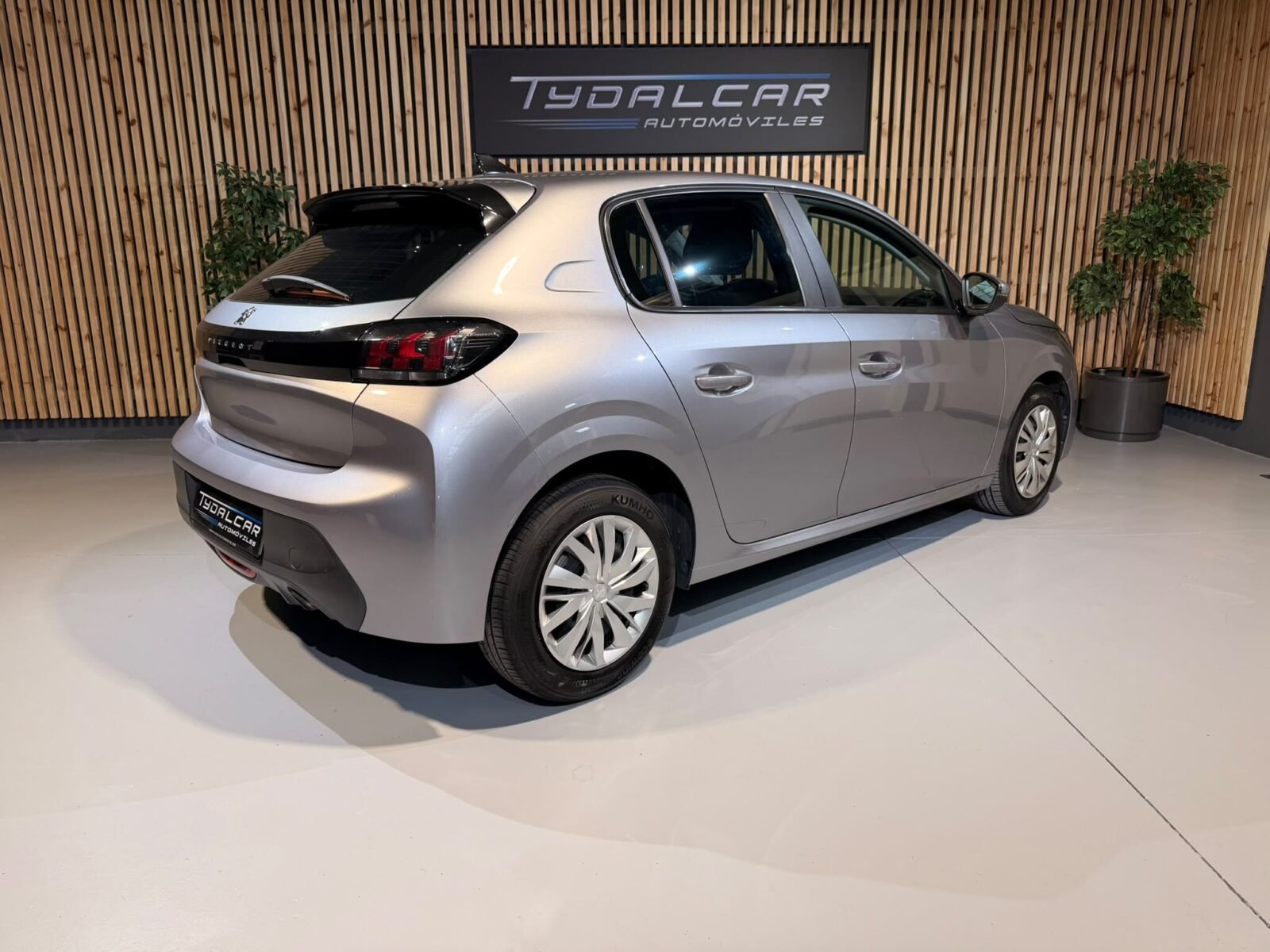 PEUGEOT 208 1.5