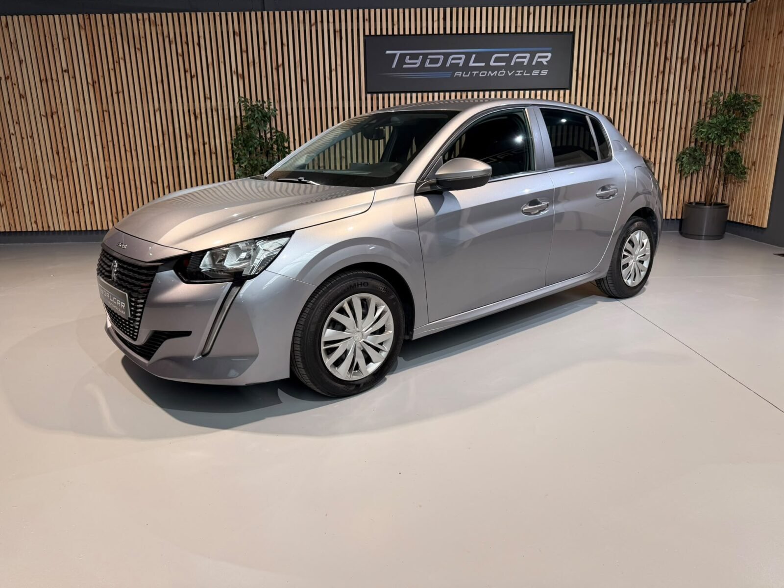 PEUGEOT 208 1.5