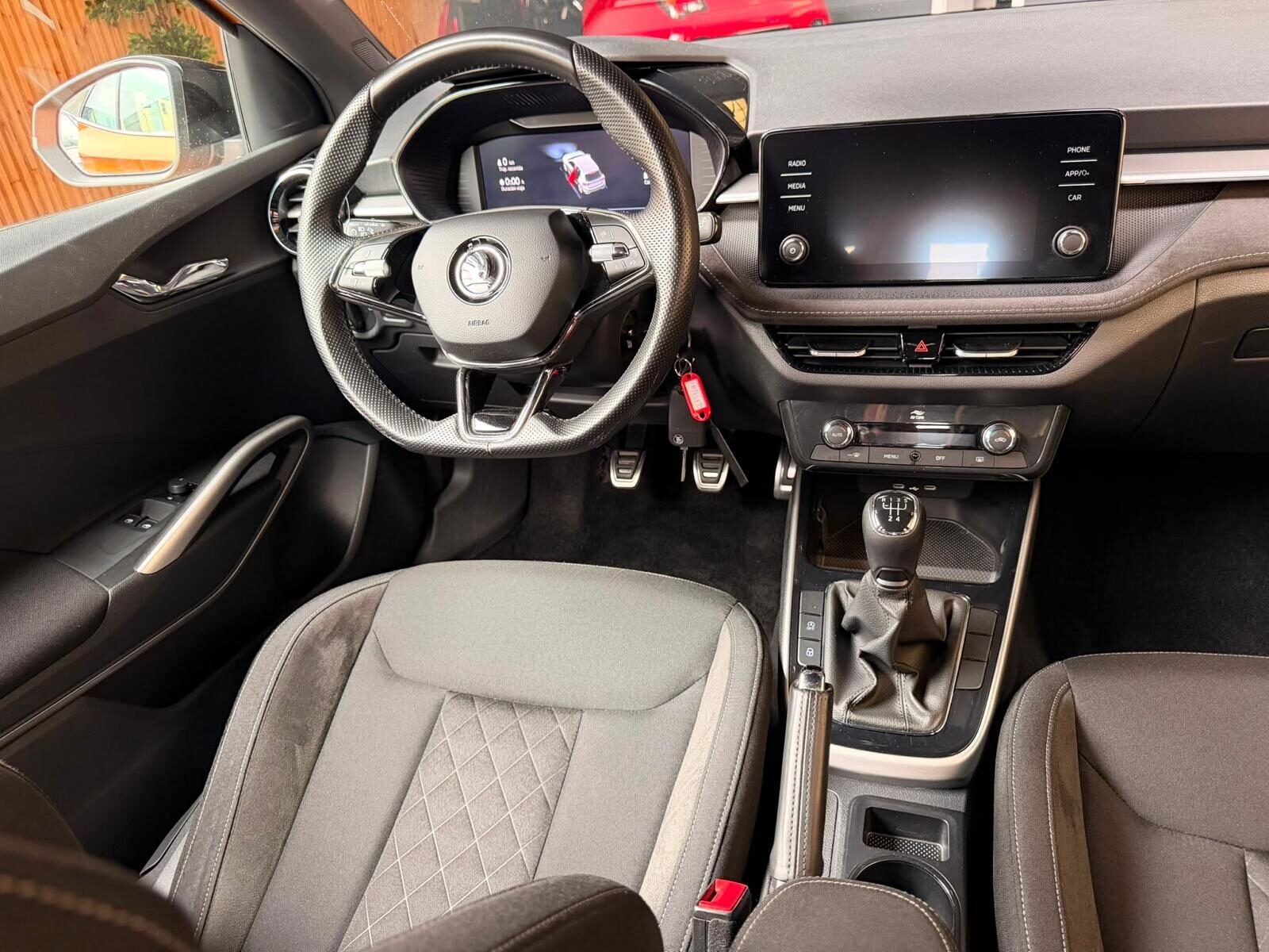 SKODA FABIA 1.0
