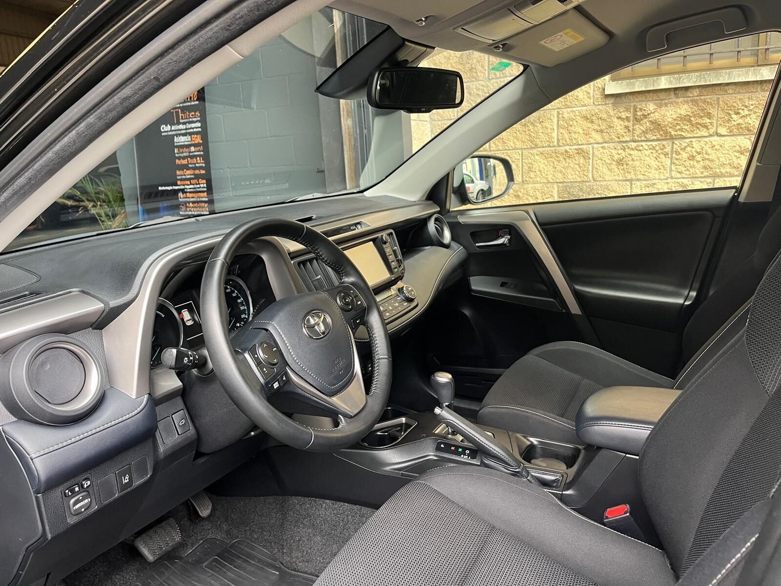 TOYOTA RAV4 2.5